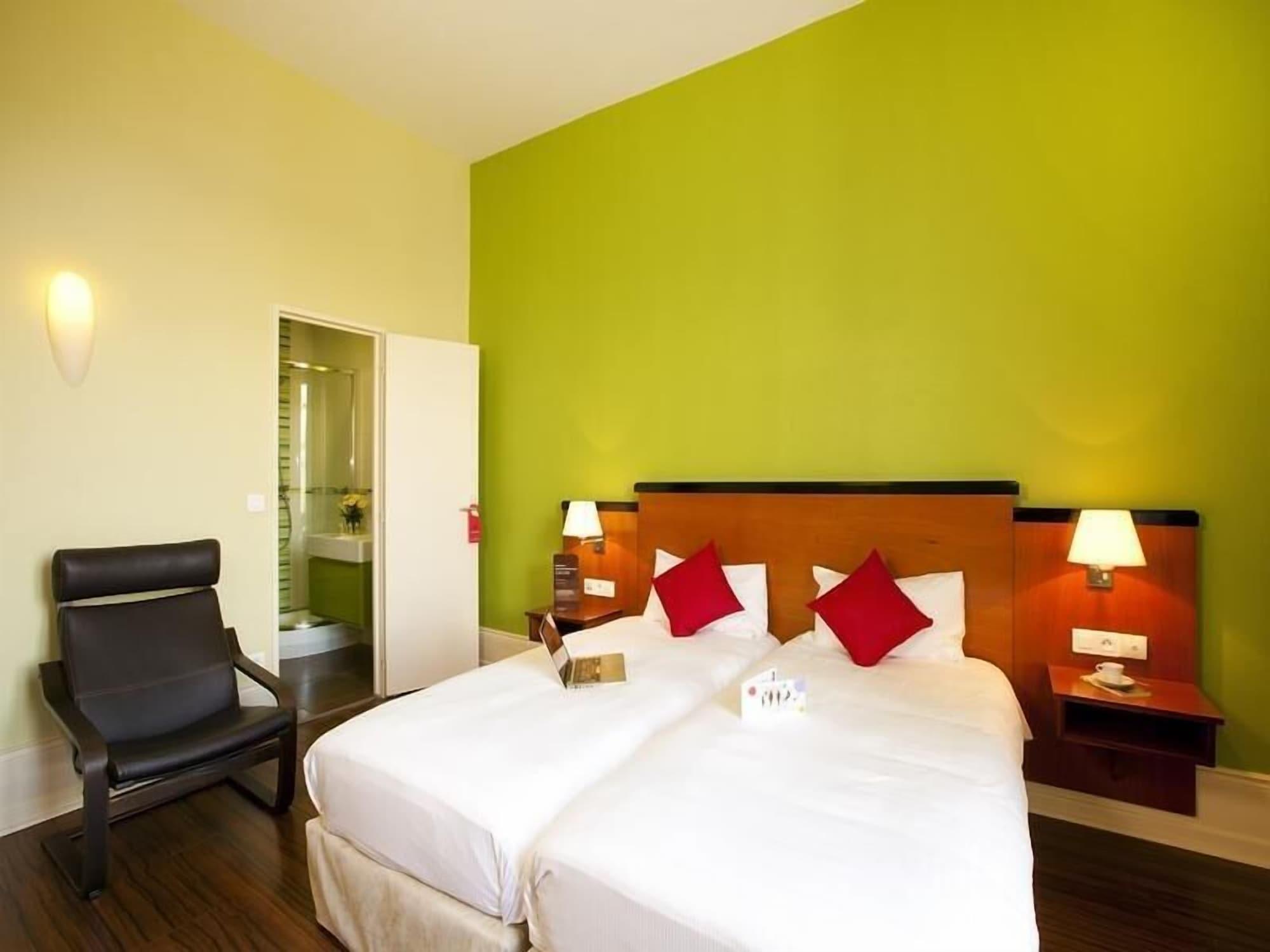 Hotels & Residences - Les Thermes Luxeuil-les-Bains Exterior foto