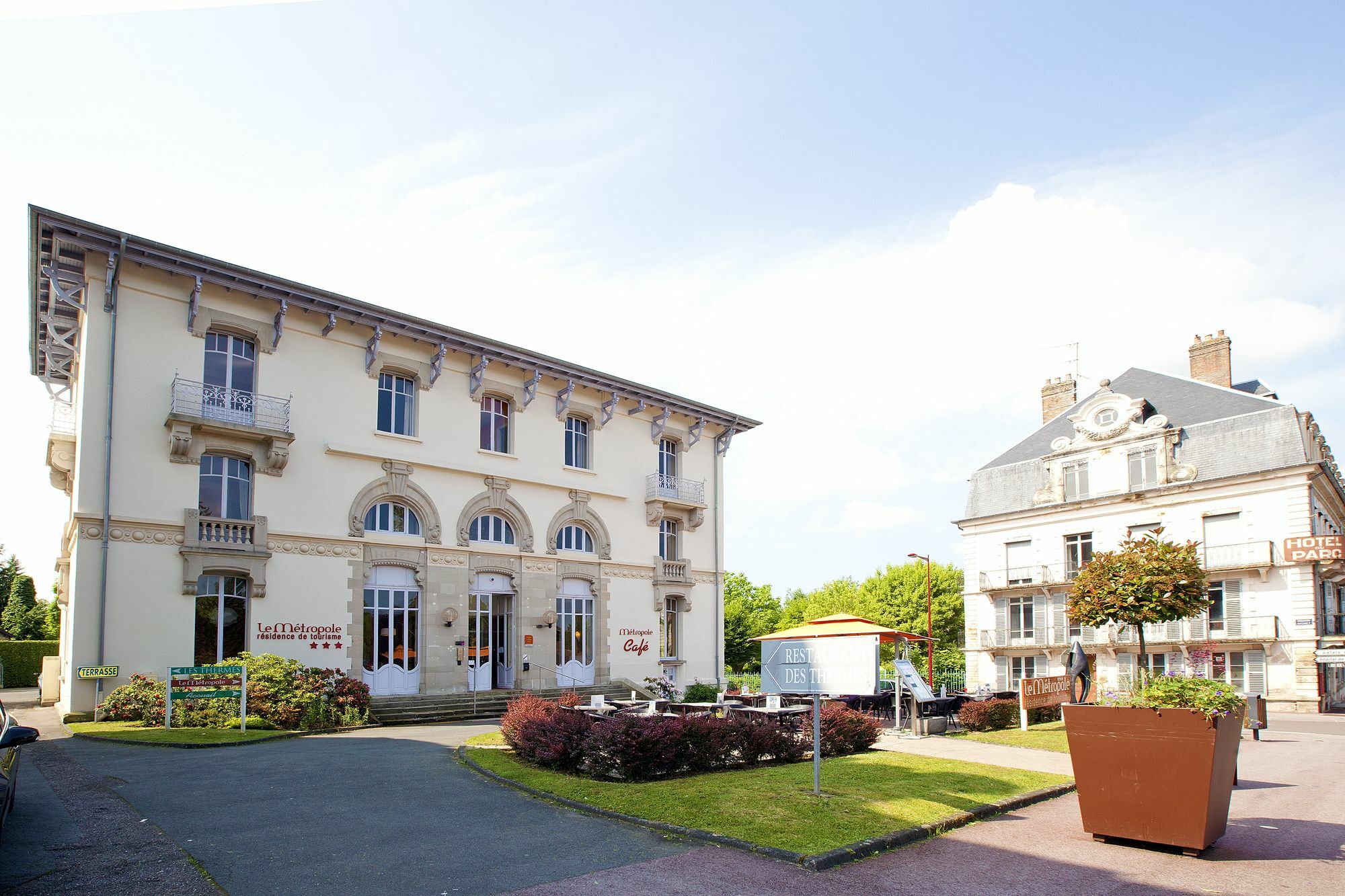 Hotels & Residences - Les Thermes Luxeuil-les-Bains Exterior foto